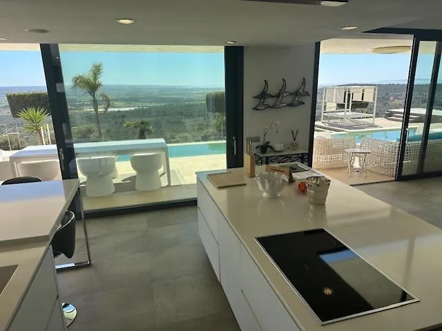 הוילה פורטול Eden Roc 0*,  ספרד