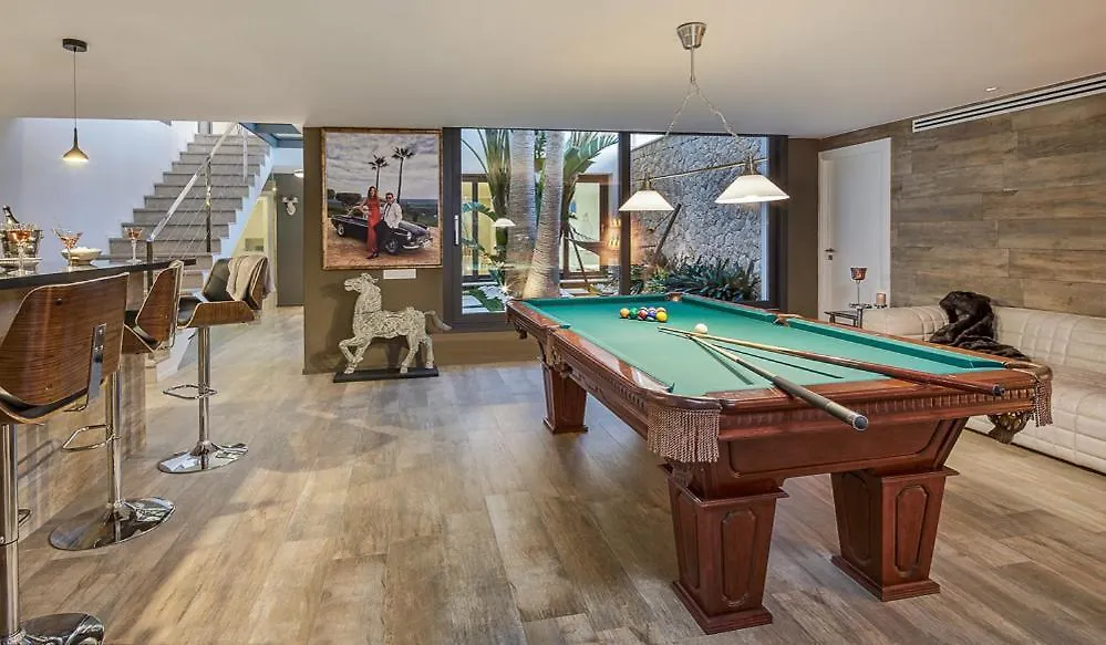 Eden Roc Villa Portol 0*,