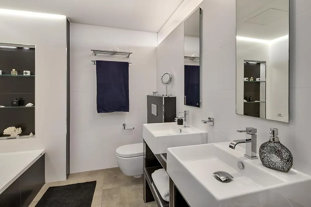 Eden Roc Villa Portol